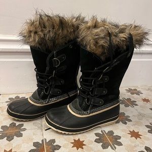 Sorel women’s Joan of Arc boots
